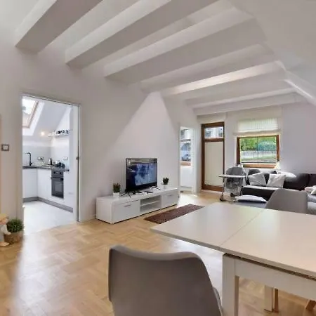 Zloty Widok Bed & Breakfast