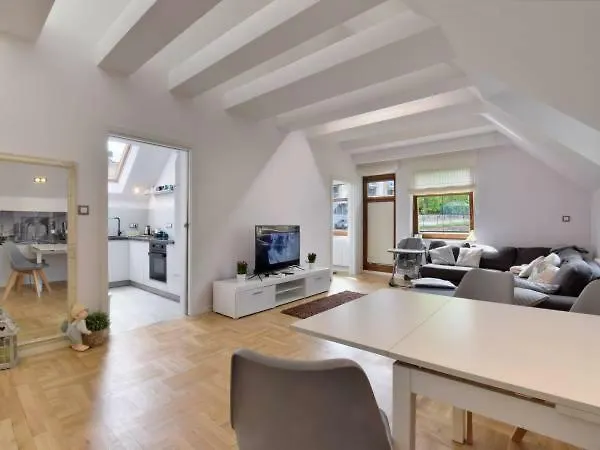 Zloty Widok Bed & Breakfast